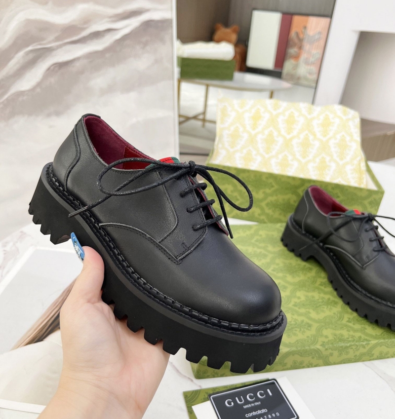 G*u*i casual shoes